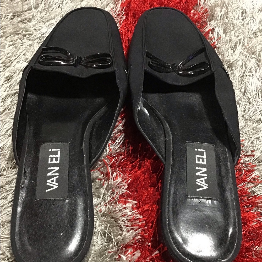 Flats - Picture 3 of 3